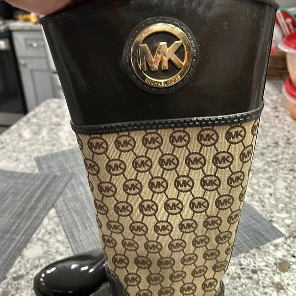 Michael Kors Signature Rain Boots - Picture 3 of 6